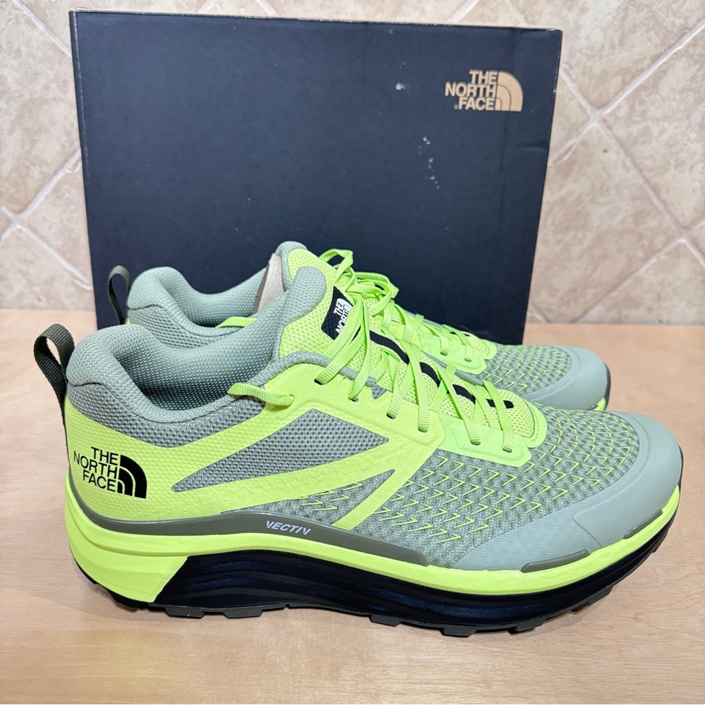 The North Face Mens Vectiv Enduris 2 NF0A5JCO Green Running Shoes Sneakers Sz 12